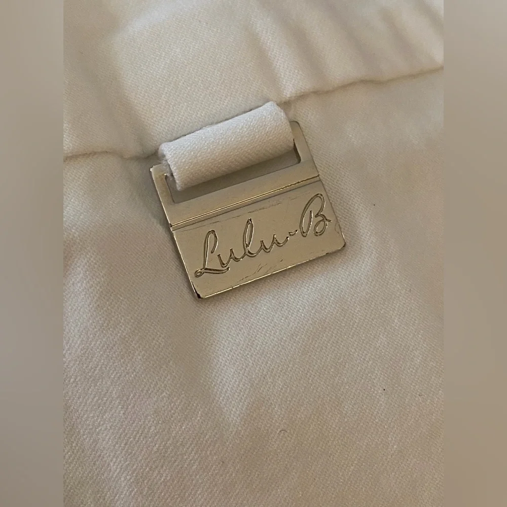 Lulu-B Women's Straight Skirt in White Size 6 stretchy Preowned comfy - Picture 8 of 13